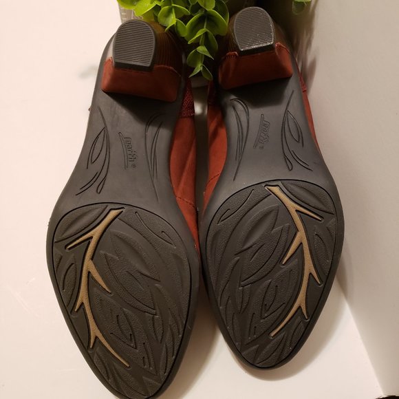 Earth "Amber" Heeled Leather Booties in Brick - Picture 8 of 9